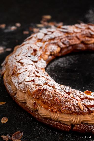 Paris Brest – francuski wieniec z kremem pralinowym