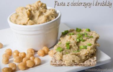 Pasta do chleba z drożdży i ciecierzycy 