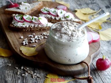 Pasta słonecznikowa z chrzanem