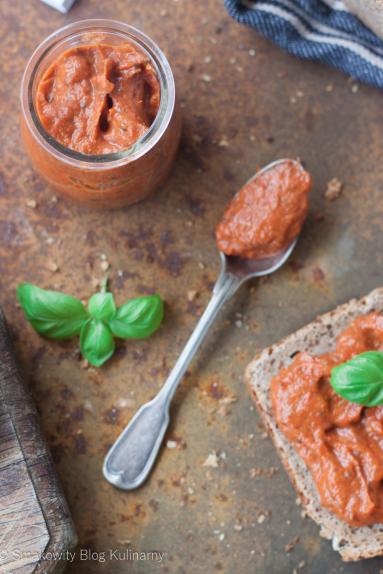 Pasta z pieczonej papryki i bakłażana