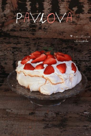 Pavlova z truskawkami