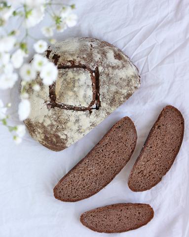 Pełnoziarnisty Tartine bread