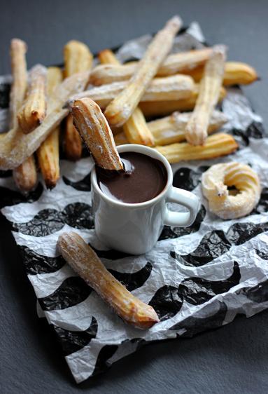 Pieczone churros z kokosową czekoladą