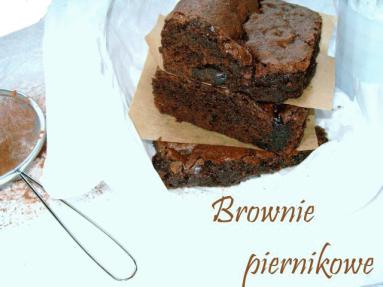 Piernikowe brownie z jabłkiem, suszonymi śliwkami i aceto  balsamico 