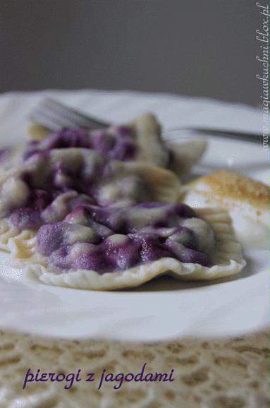 Pierogi z jagodami  