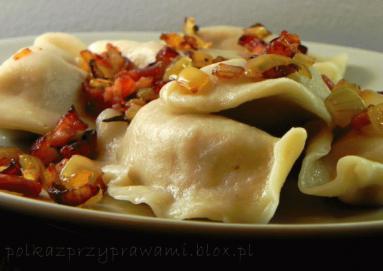 Pierogi z mięsem (wykorzystanie mięsa i warzyw z zupy) 