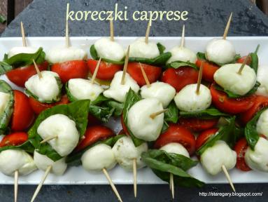 Pomidorki, mozzarella i bazylia - koreczki caprese