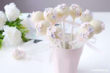 Proste cakepops – ciasto na patyczkach