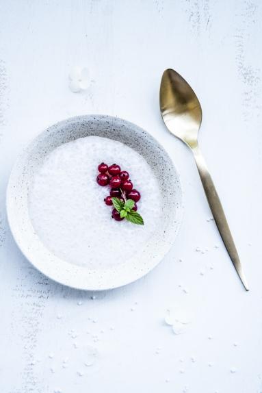 Pudding z tapioką na mleku migdałowym