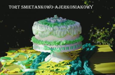 Pyszny tort wiosenny śmietanowo-ajerkoniakowy