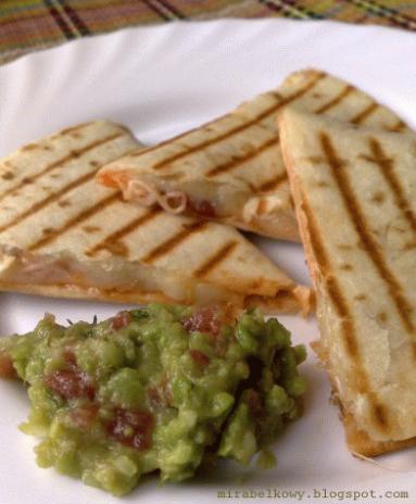 Quesadillas + guacamole