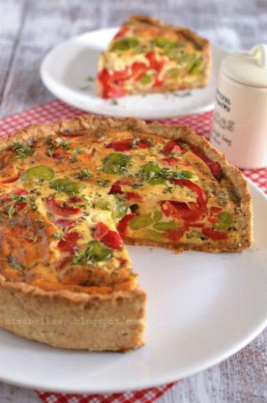 Quiche z bobem i pieczoną papryką