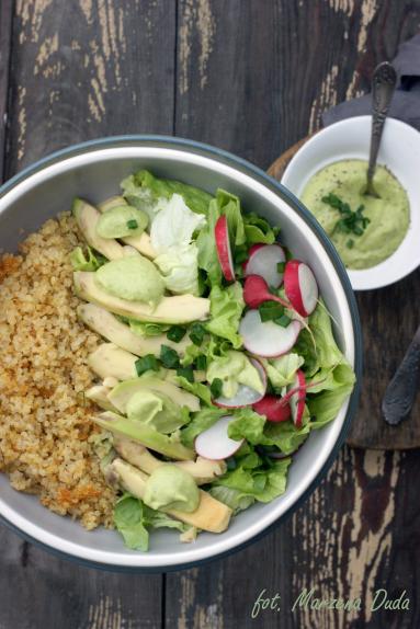 Quinoa bowl z avocado