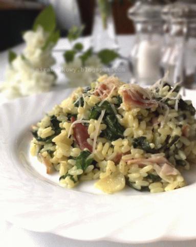 Risotto ze szpinakiem i szynką