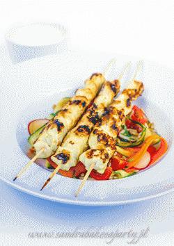 Satay z kurczaka z orzeźwiającą sałatką, czyli trochę Azji na talerzu