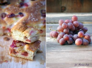 Schiacciata con l'uva (toskański placek  z winogronami)