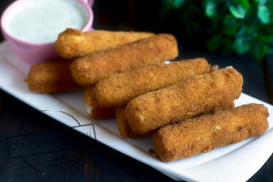 Smażone paluszki serowe – mozzarella sticks