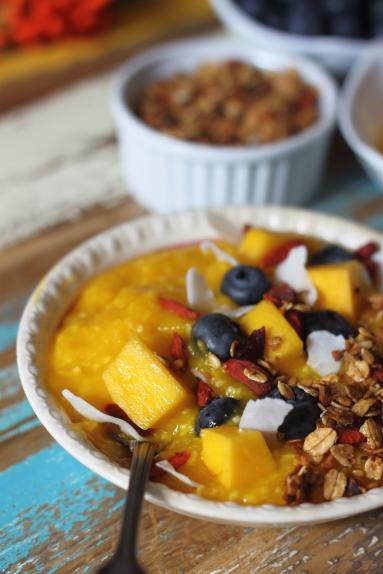 Smoothie bowl z mango