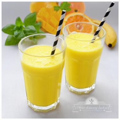 Smoothie pomarańczowo-bananowe z mango