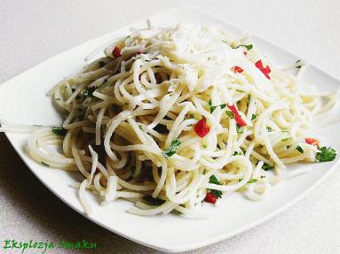 Spaghetti aglio olio e  peperoncino 