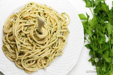 Spaghetti z pietruszkowym pesto