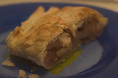 Strudel z jabłkami