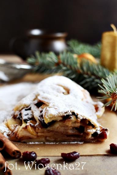 Strudel z jabłkami i żurawiną