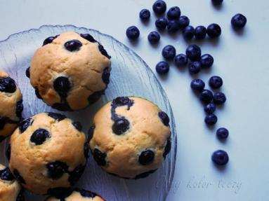 Szybkie muffinki z borówkami.