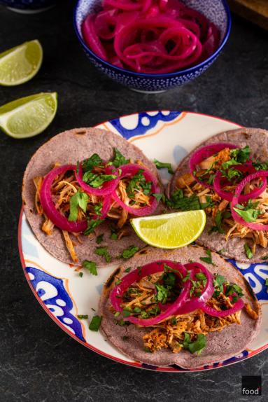 Tacos de birria de cerdo – tacos z szarpaną wieprzowiną