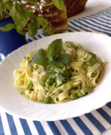 Tagliatelle z bobem i miętą