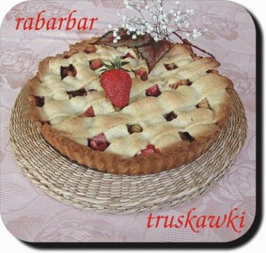 Tarta z rabarbarem i truskawkami