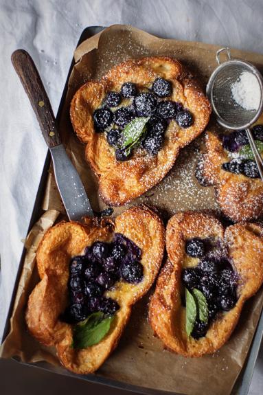 Tosty francuskie z borówkami - Blueberry french toasts