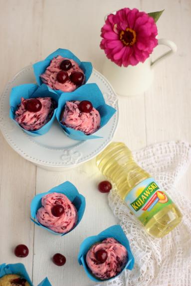 Waniliowe cupcakes z kremem wiśniowym