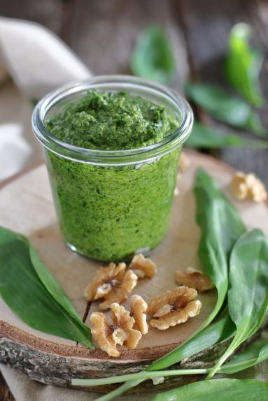 Wiosenne pesto z czosnku niedźwiedziego