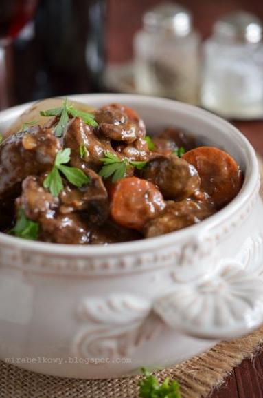 Wołowina po burgundzku (Boeuf Bourguignon)