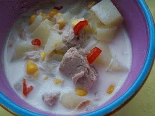 Zadziwiająco pyszny chowder z  tuńczyka 