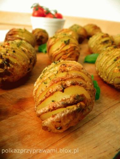 Ziemniaczki Hasselback 