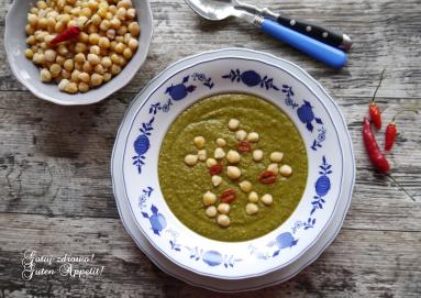 Zupa krem z jarmużu i ciecierzycy z chili