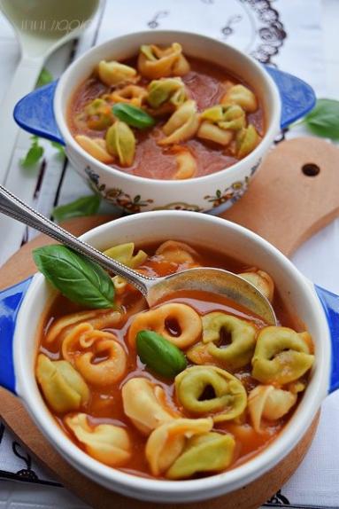 Zupa pomidorowa z tortellini