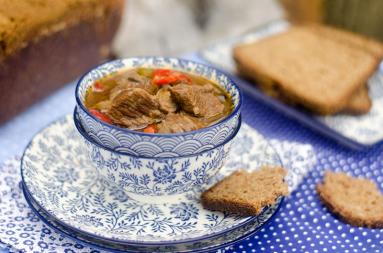 Zupa Strogonow (Boeuf Stroganow)